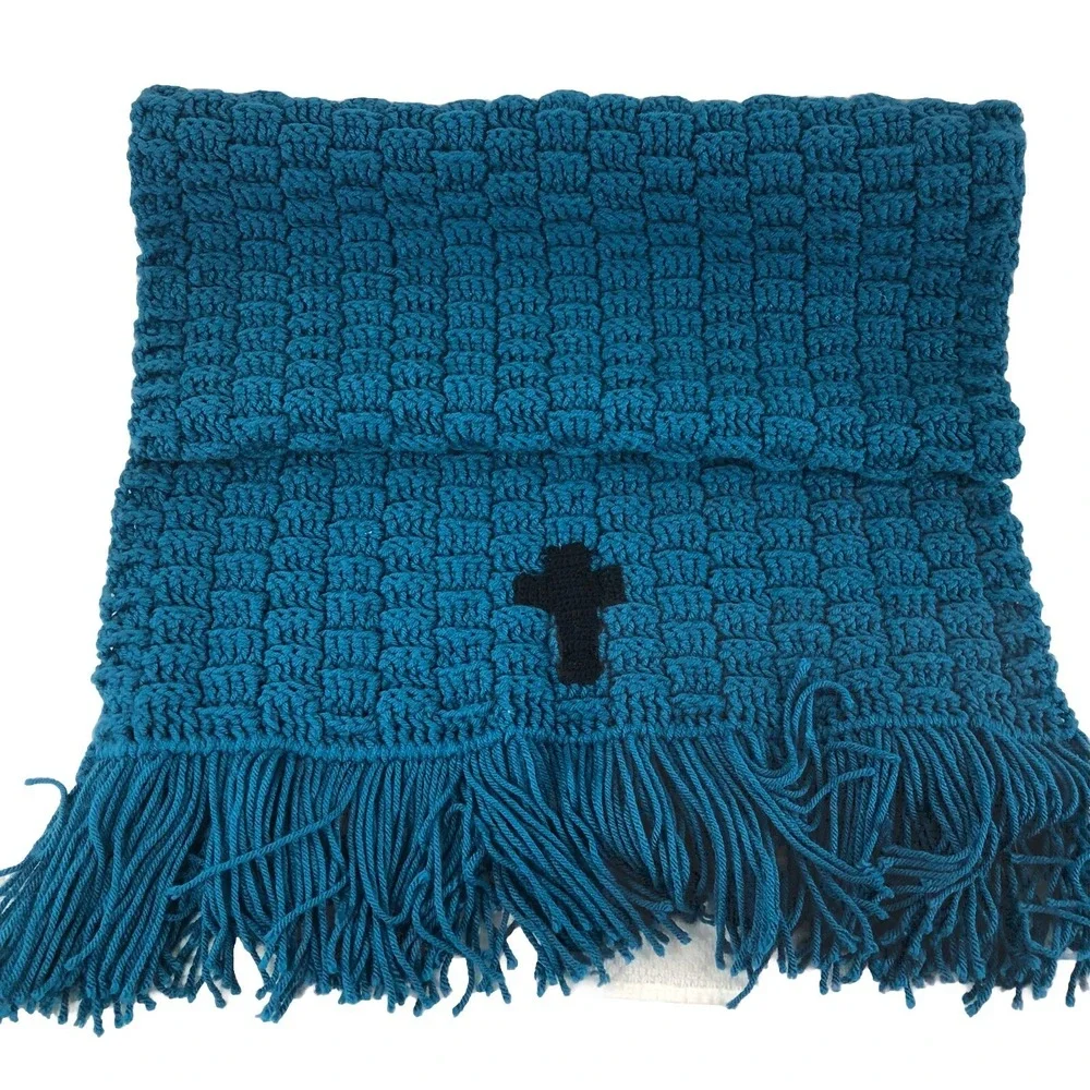 Handmade crochet table runner 18